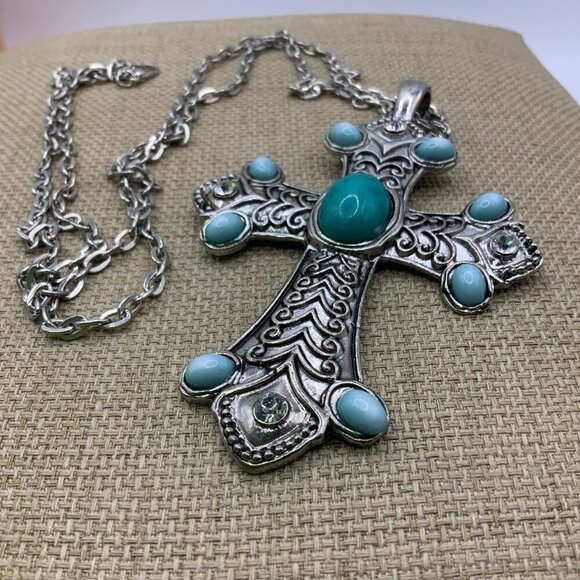 Faux Turquoise Rhinestone Vintage Style Cross Pendant Chain Necklace - Picture 6 of 7
